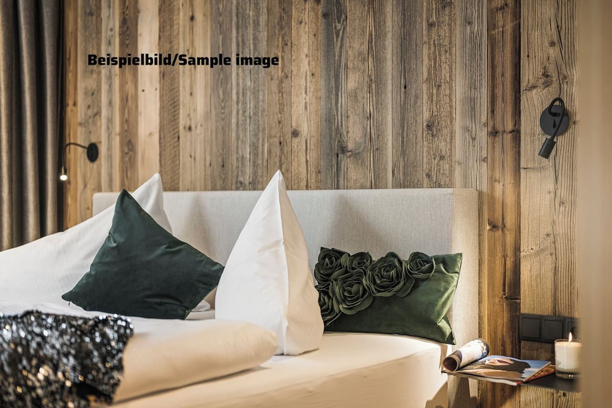 Blackout curtains, soundproofing, free WiFi, bed sheets