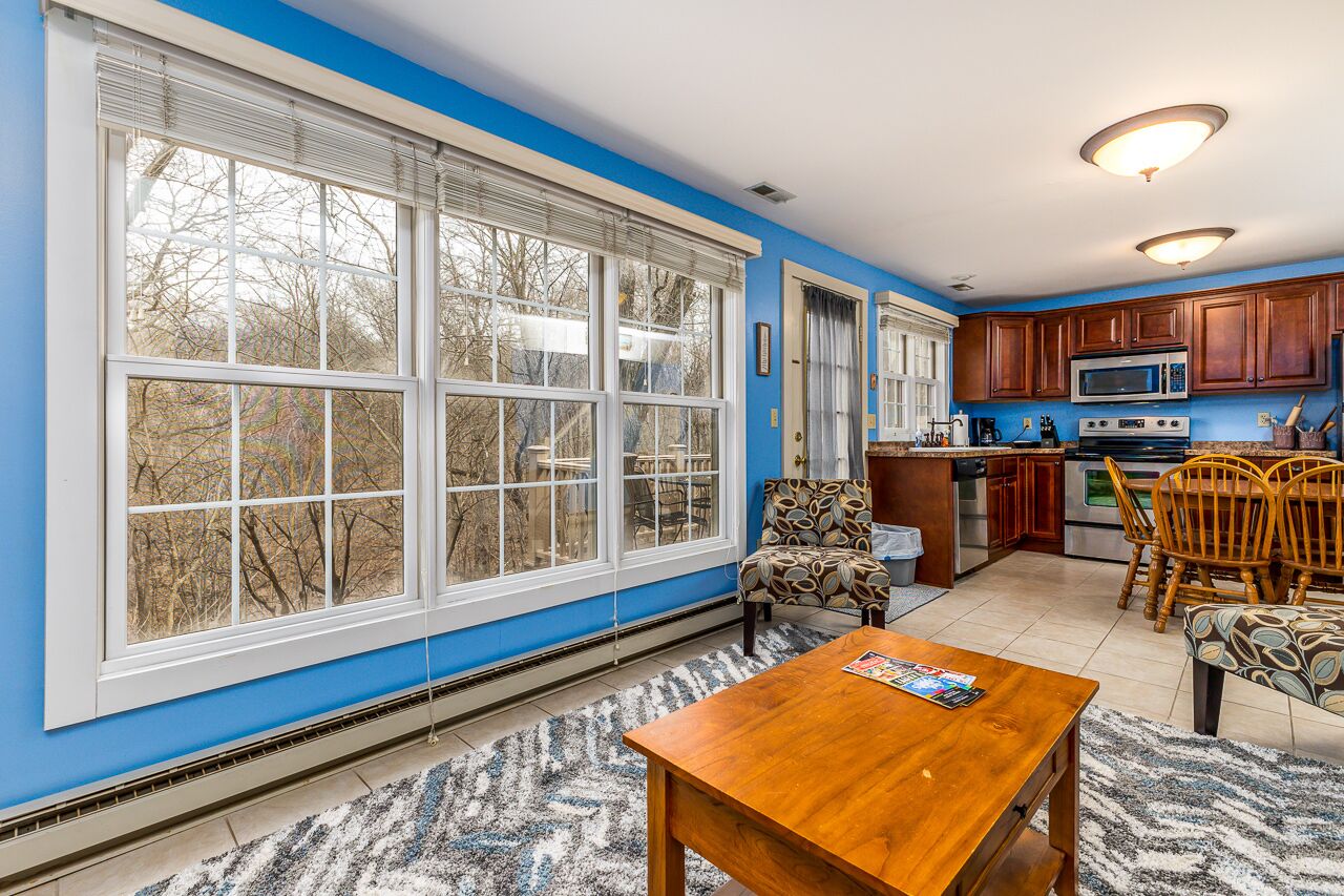 2BD/2BA Cottage w/ Clubhouse access including pools, spa, game room. W/D in unit