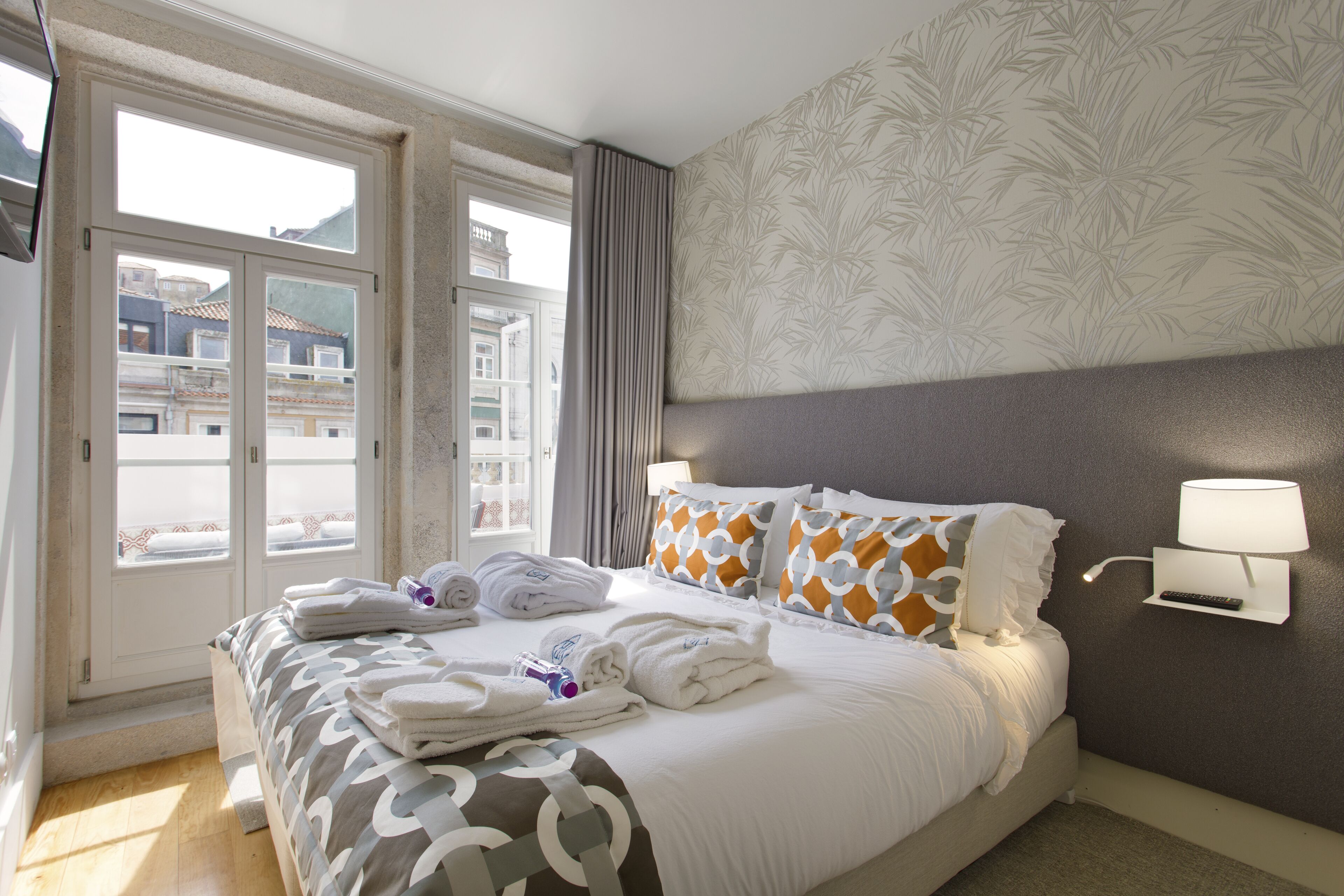 2 bedrooms, iron/ironing board, travel cot, free WiFi