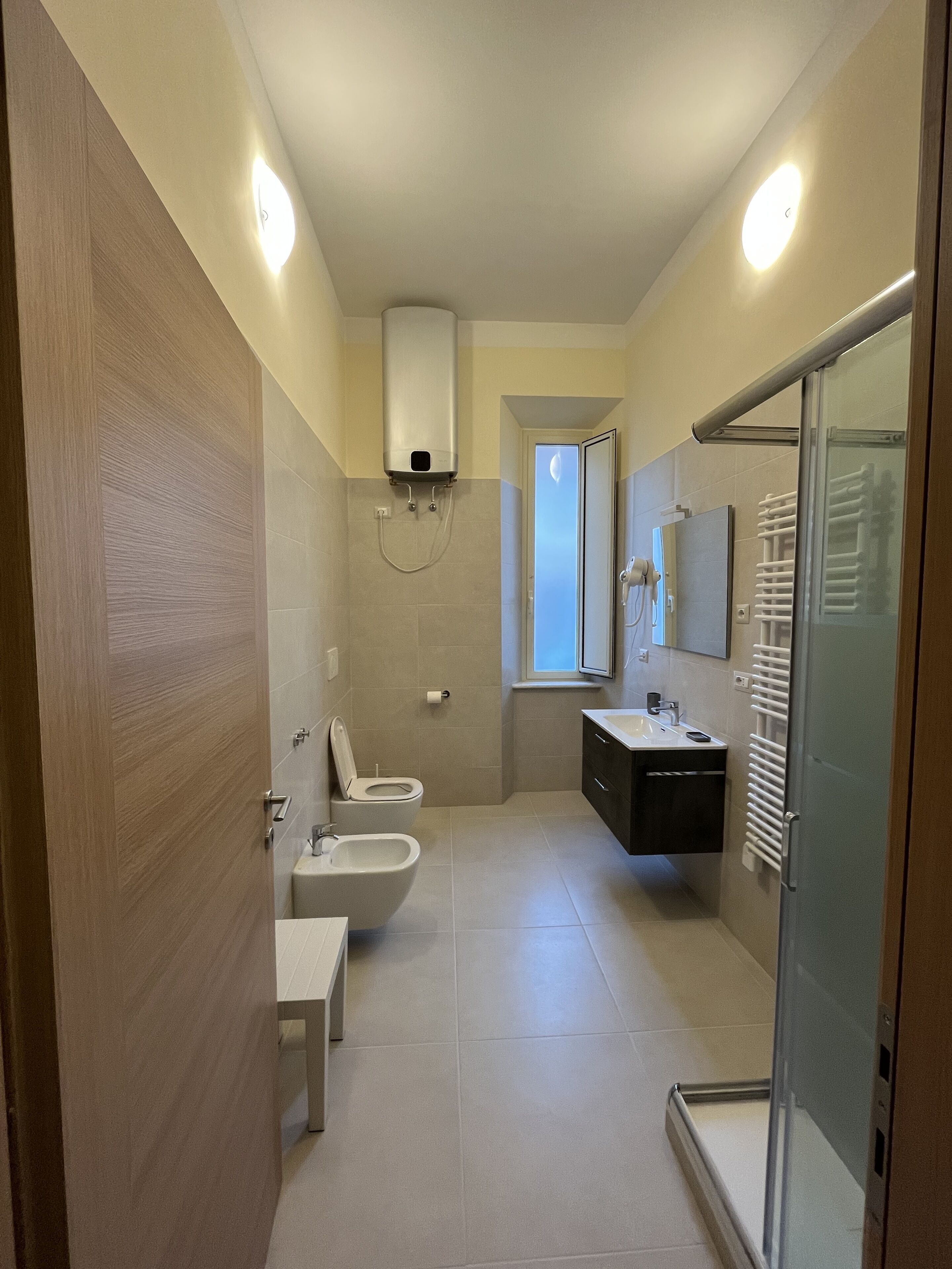 Room | Bathroom | Shower, rainfall showerhead, hair dryer, bidet