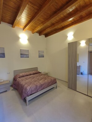 Apartment | Soundproofing, cribs/infant beds, free WiFi, bed sheets - In Centro - Rooms and Apartments  (Isola del Liri)