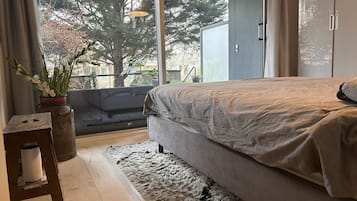 3 Schlafzimmer, Schreibtisch, Bügeleisen/Bügelbrett, WLAN