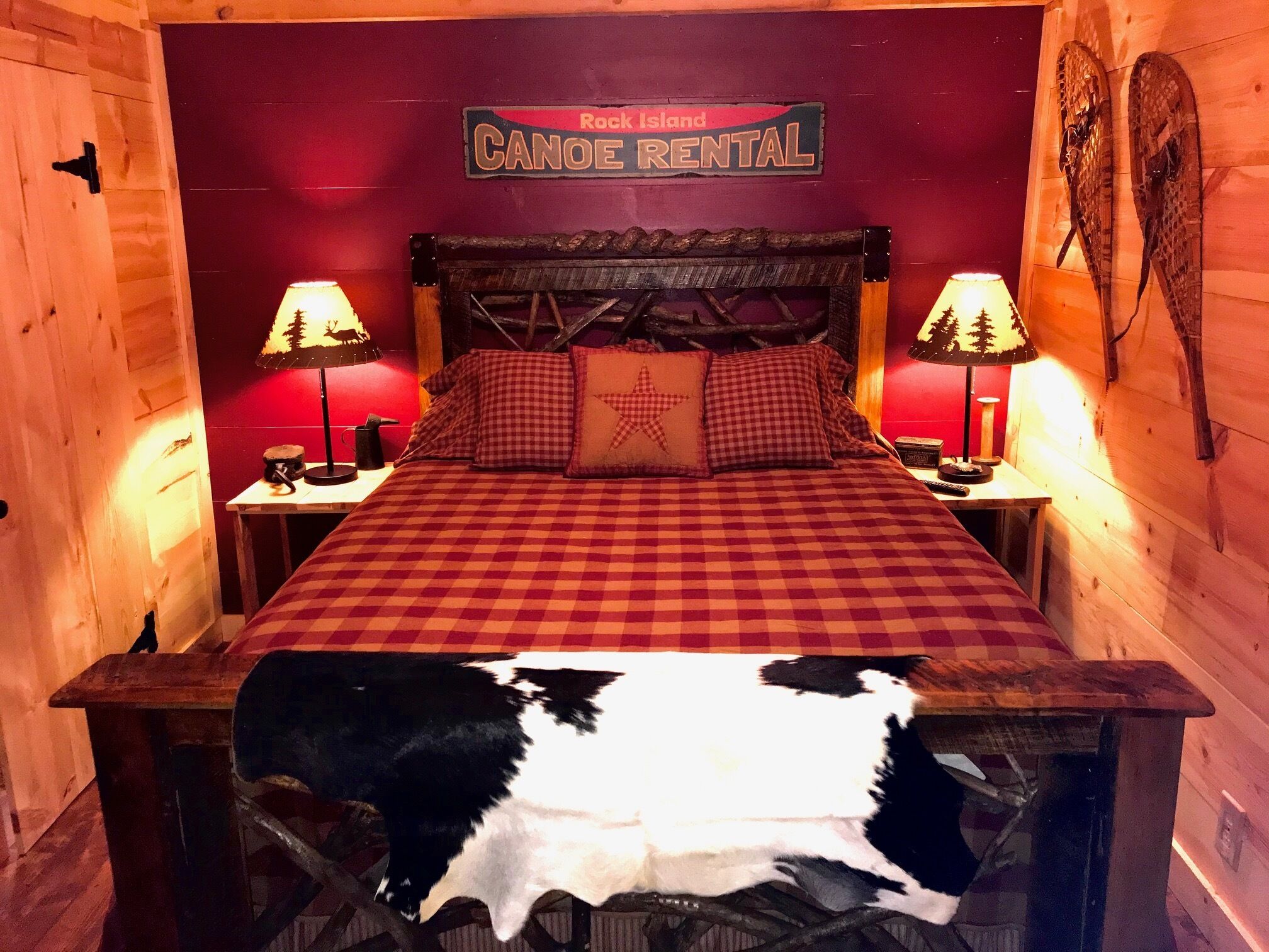 Cozy Cabin, Fire Pit, with Hot Tub Next To Rock Island State Park