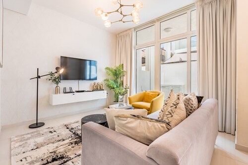 Furnished 3BR Townhouse, Just Minutes’ Drive from Al Marmoom Heritage Village