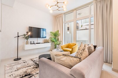 Furnished 3BR Townhouse, Just Minutes’ Drive from Al Marmoom Heritage Village