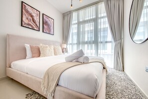 3 bedrooms, in-room safe, iron/ironing board, free WiFi - Spell-binding 3BR Townhouse at DAMAC Hills 2 Albizia by Deluxe Holiday Homes (Dubai)