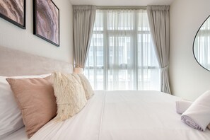 3 bedrooms, in-room safe, iron/ironing board, free WiFi