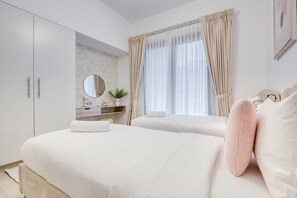 2 bedrooms, in-room safe, iron/ironing board, free WiFi