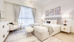 Room - Spacious 3BR Apartment with Assistant Room in Sadaf 5, JBR (Dubai)