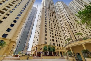 Exterior - Spacious 3BR Apartment with Assistant Room in Sadaf 5, JBR (Dubai)