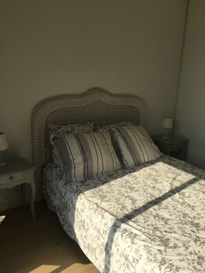 2 chambres, fer et planche Ă repasser, Wi-Fi gratuit, draps fournis