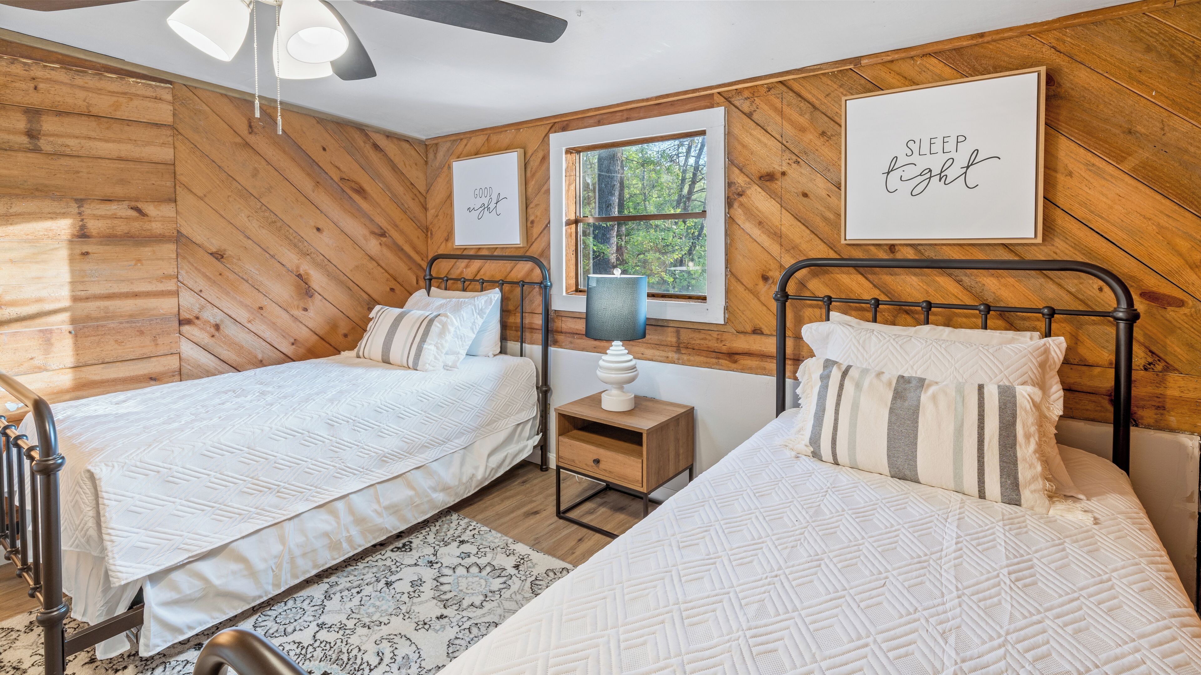 4 bedrooms, free WiFi, bed sheets