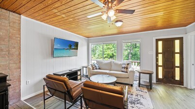 Charming Lakehouse - Near Lake - Cabin Feel - Frankston, TX