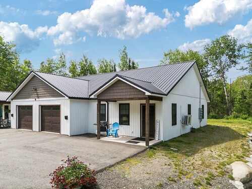 Cozy | 3 BR/2 Bath | Sleeps 8 | Quiet