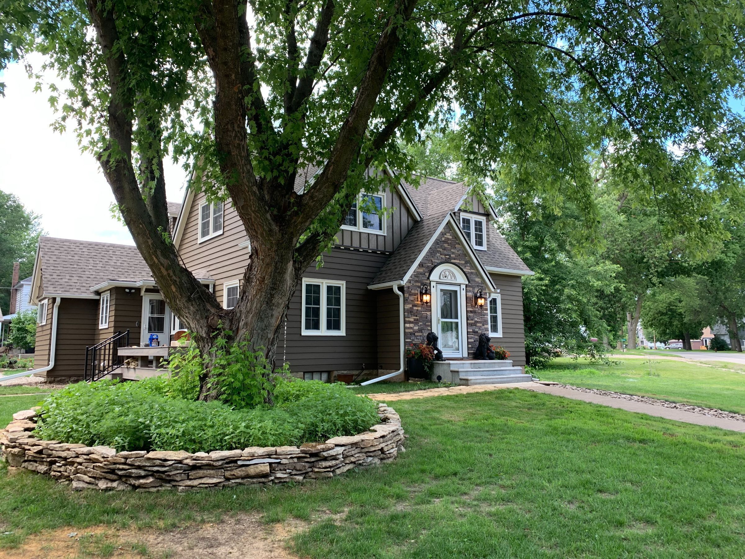 Broadway Guest House