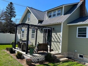 Terrace/patio - Perfect In-Town Bungalow (Charlevoix)