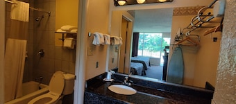 Countryside Inn & Suites