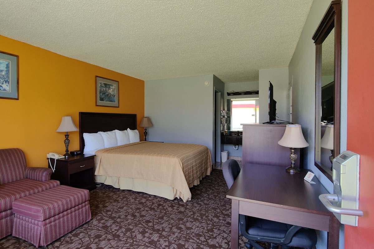 1 bedroom, iron/ironing board, free WiFi, bed sheets
