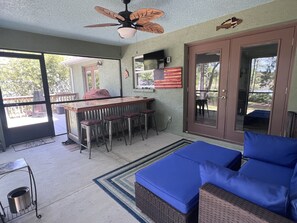 Outdoor dining - Lakefront and Withlacoochie Trail (Floral City)