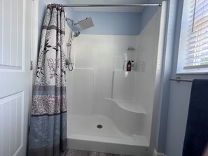 Shower, hair dryer, towels, soap - Lakefront and Withlacoochie Trail (Floral City)