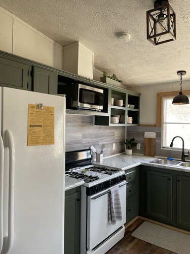 “Retreat On The Farm” Relax in the Country, Upcoming wedding or family reunion!