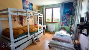 3 quartos, escrivaninha, Wi-Fi de cortesia, roupa de cama