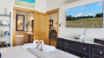 2 bedrooms, iron/ironing board, free WiFi, bed sheets