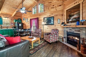 Interior - A Top Notch Lodge (Gatlinburg)