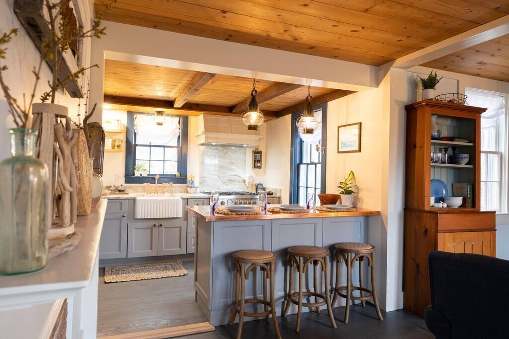 Antique Cape Cod Home in W. Barnstable