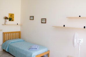 3 Schlafzimmer, Bügeleisen/Bügelbrett, Bettwäsche