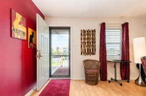 Interior - Wait 'N Sea - STR25-000243: Unwind with the family at this peaceful getaway (Jamaica Beach)