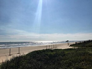 Beach - Wait 'N Sea - STR25-000243: Unwind with the family at this peaceful getaway (Jamaica Beach)