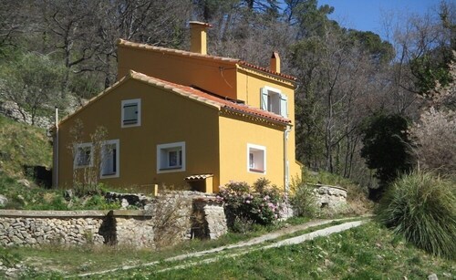 G3098 - Montferrat - Gîte