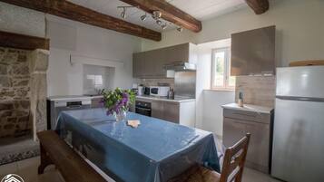 Refrigerador, microondas, horno, lavavajillas