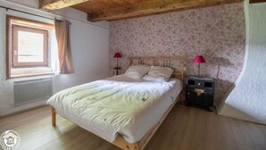 Unclassified image, 4 of 17, button - Sous L'erable - Tortebesse (TORTEBESSE)