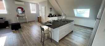 New, air-conditioned house on 1st floor with private pool, quiet location