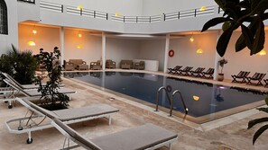 Hồ bơi ngoài trời 