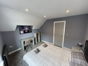 2 bedrooms, WiFi, bed sheets