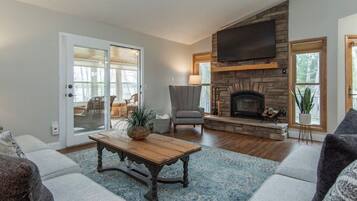 Téléviseur connecté, foyer, lecteur de DVD