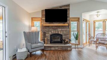 Smart-tv, pejs, dvd-afspiller