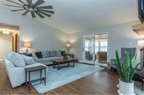 Smart-tv, pejs, dvd-afspiller