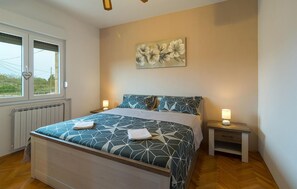 4 bedrooms, free WiFi, bed sheets