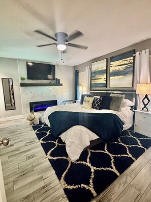 4 bedrooms, desk, iron/ironing board, travel crib