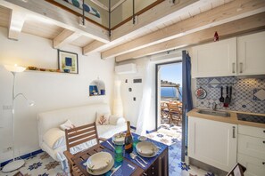 Interior - Soleil of Furore  in village center (Furore)