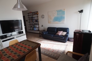 TV, DVD player, stereo, computer monitors