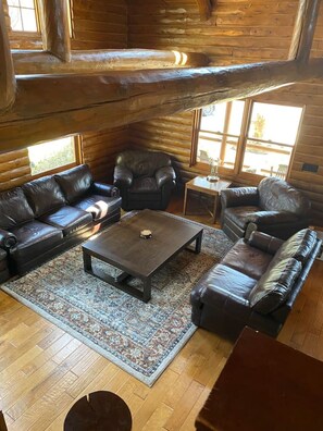 Smart TV, chimenea, videojuegos y estéreo 