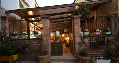 Olivia 1845 Guest House