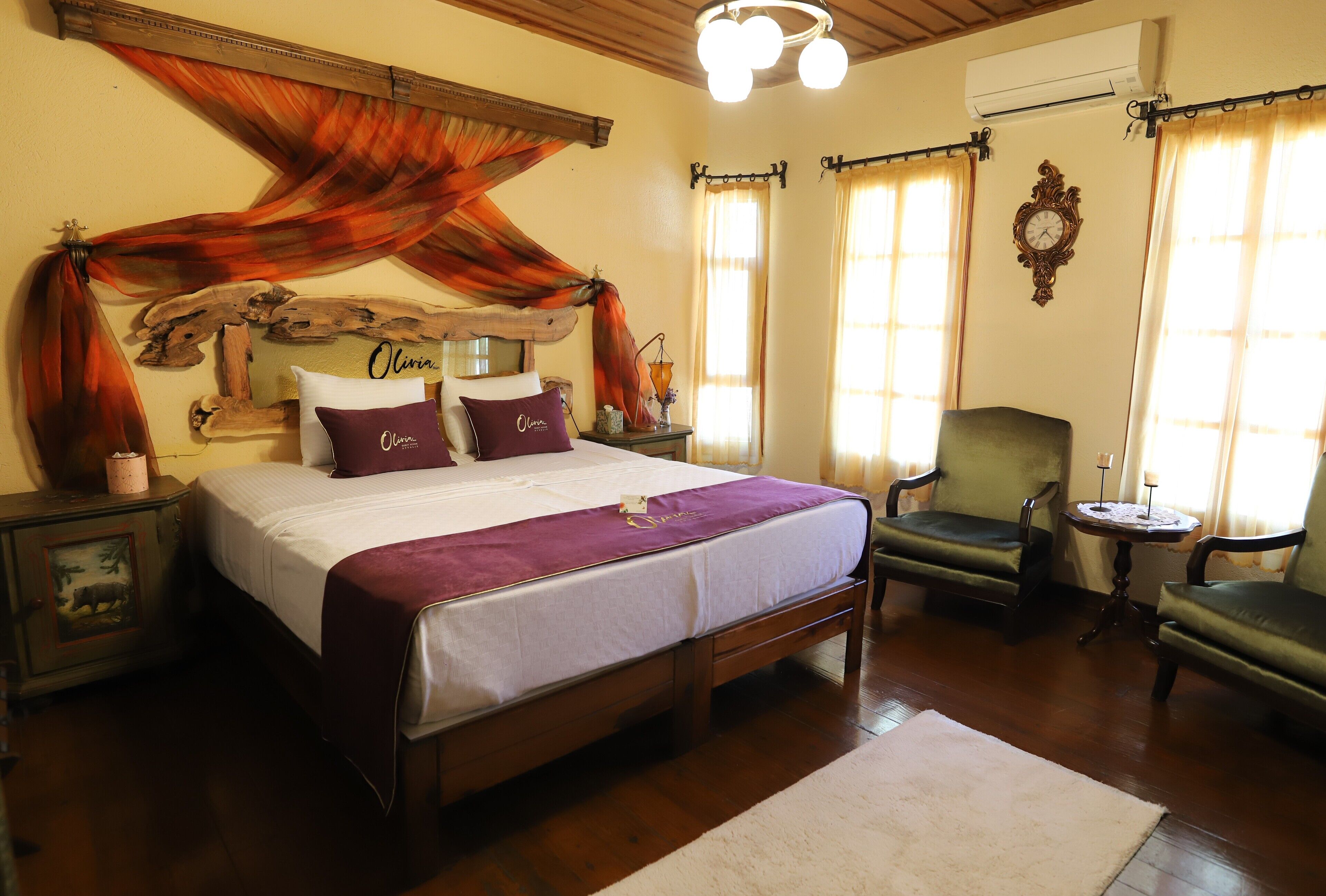 Quarto casal superior | Frigobar, cofres nos quartos, Wi-Fi de cortesia