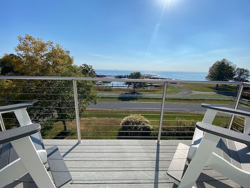 Three Decks overlook Marina basin and views of the Chesapeake and Eastern Bays