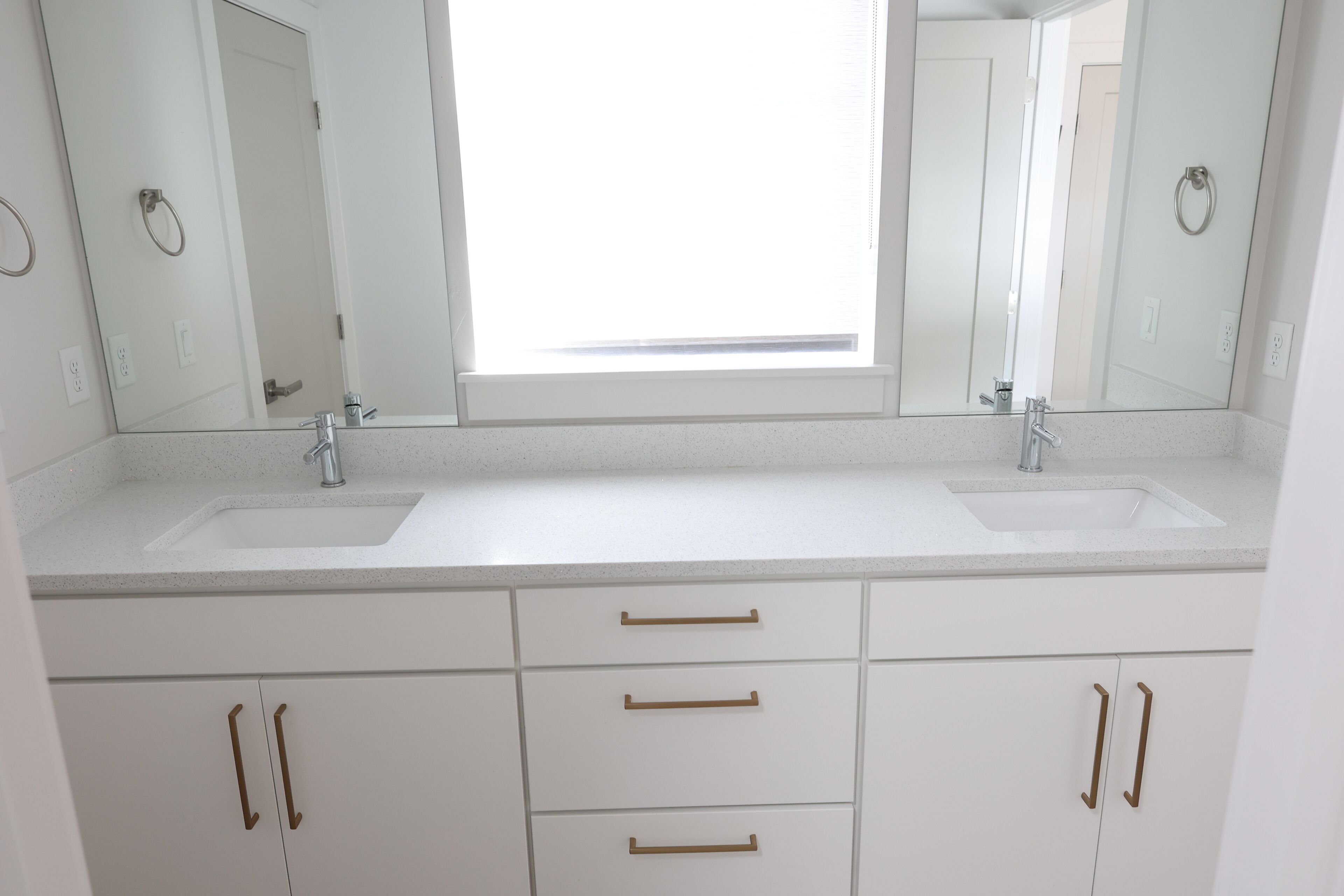 Modern Mountain View house at silicone slope Lehi